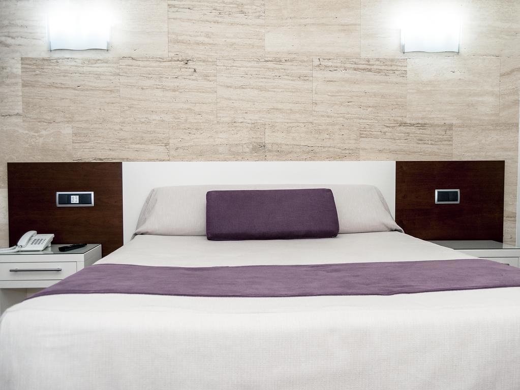 Escuderos Hotel Cruz Argamasilla de Calatrava الغرفة الصورة